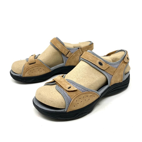 clarks wave grip sandals